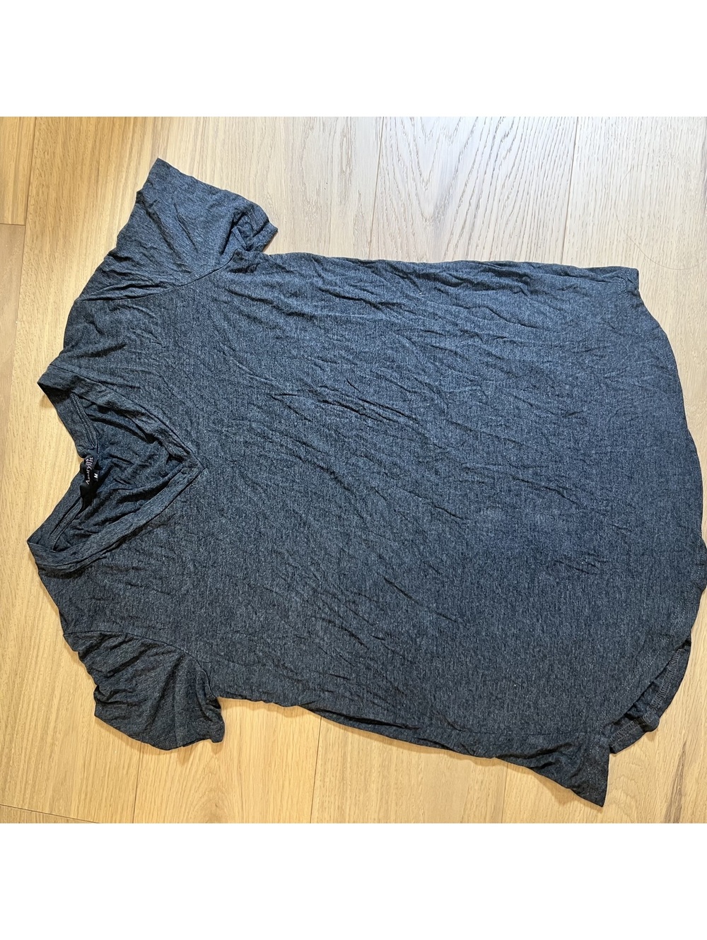 Amaryllis Women's Charcoal gray heather V-Neck Tee – Size M